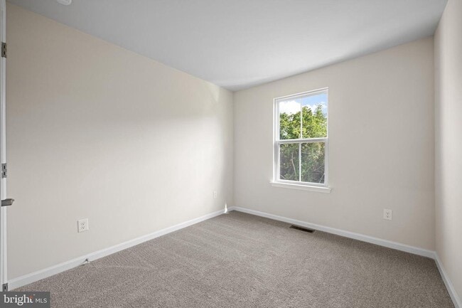 Building Photo - 46 SAND HILLS Dr