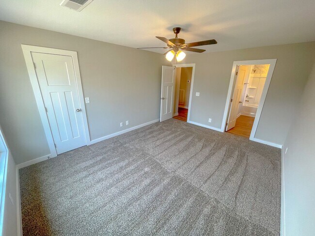 Building Photo - 310 Honeycomb Ct