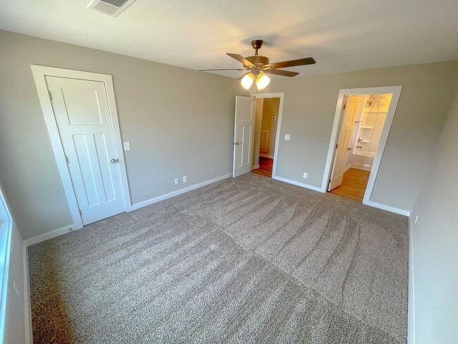 Building Photo - Brand New Home