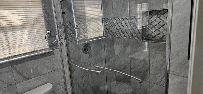 Building Photo - 7011 Hillsboro St