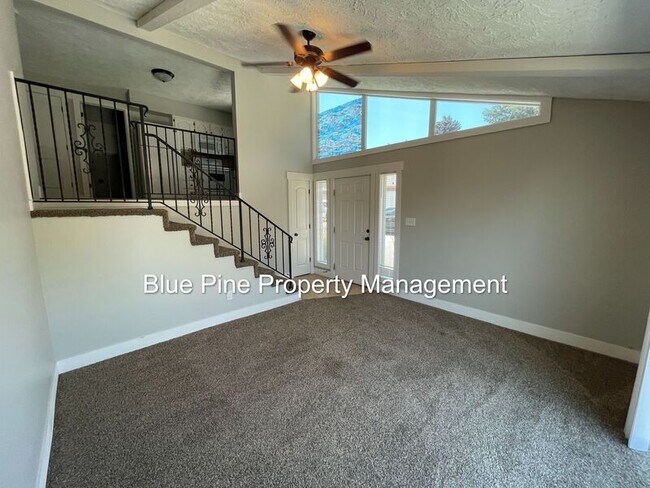 Building Photo - 1201 N Skyline Dr