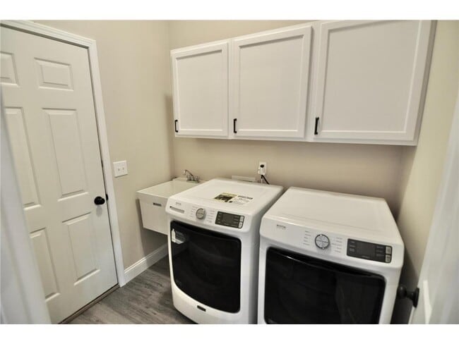 Building Photo - 10413 Spyglass Dr