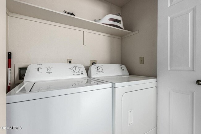 Building Photo - 1825 W Ray Rd