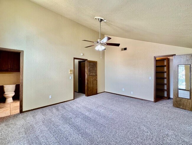 Building Photo - 415 Timberwind Rd