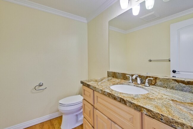 Building Photo - Elegant home with top Fremont Schools