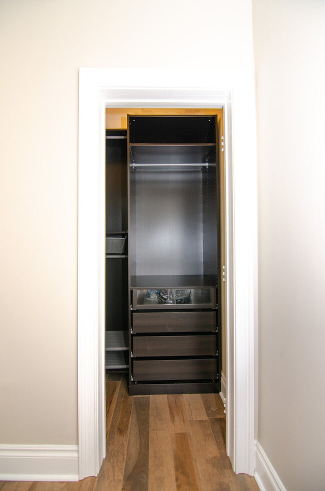 Building Photo - Melrose Landing Condo