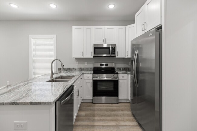Building Photo - 305 Okaloosa Ave