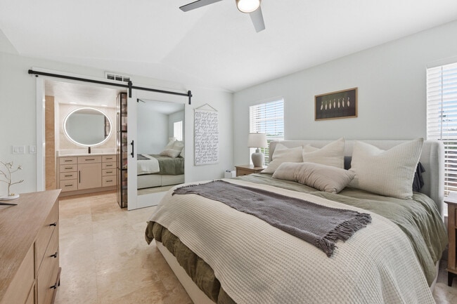 Building Photo - 1155 Lake Shore Dr