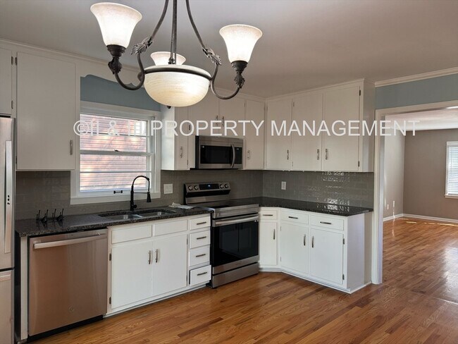 Building Photo - 9508 Outlook Dr