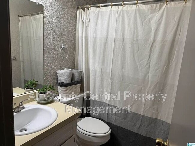 Building Photo - 1527 14th St SW