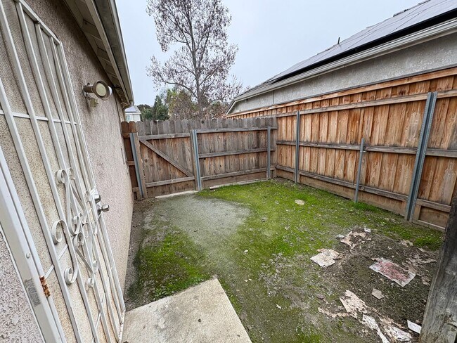 Building Photo - Spectacular home available now in a great neighborhood!