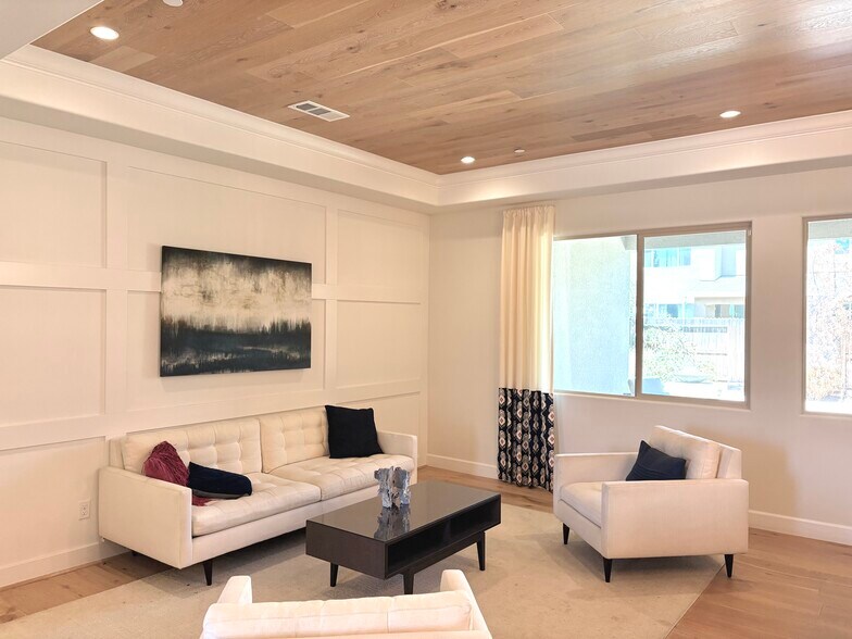 Building Photo - 8912 Claro de Luna Dr