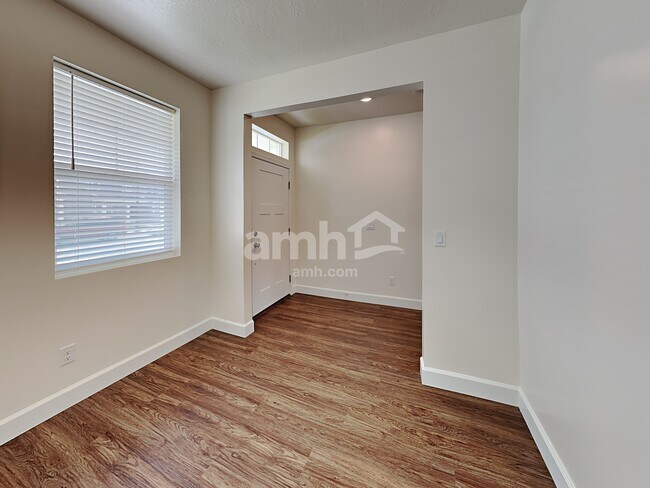 Building Photo - 1184 N Wagon Way