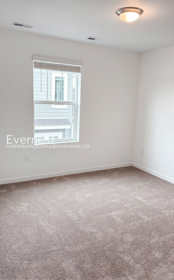 Building Photo - 6426 Red Willow Dr
