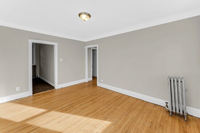 Building Photo - 6356 S Sacramento Ave
