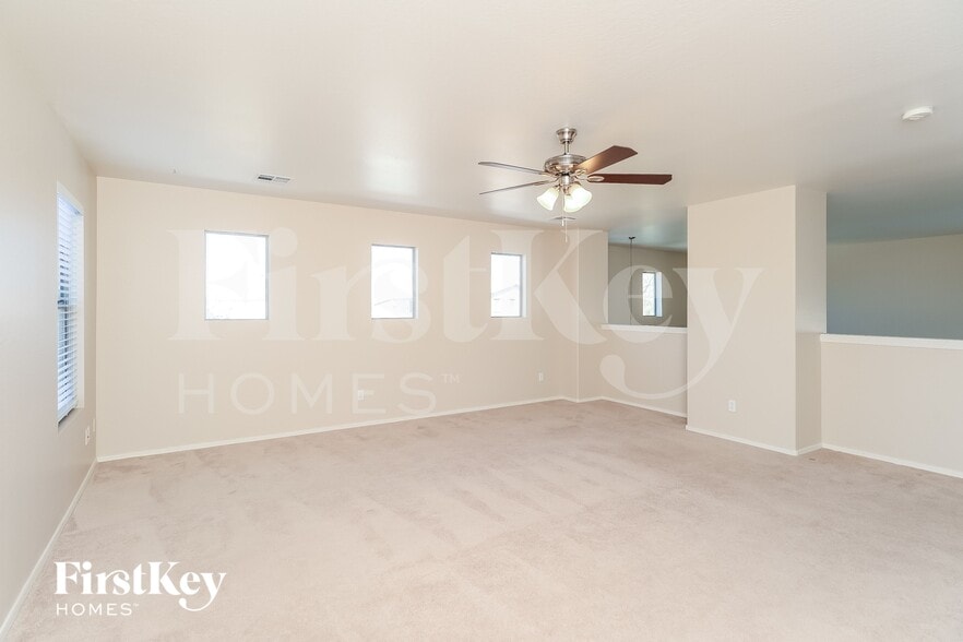 Building Photo - 239 E Saddle Way