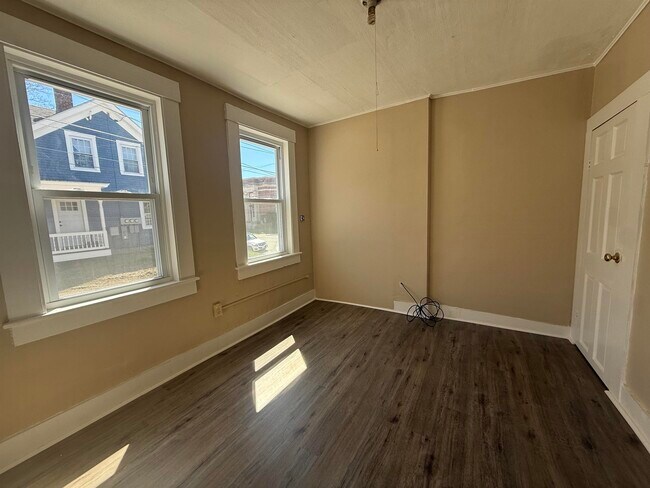 Building Photo - 42 Franklin St