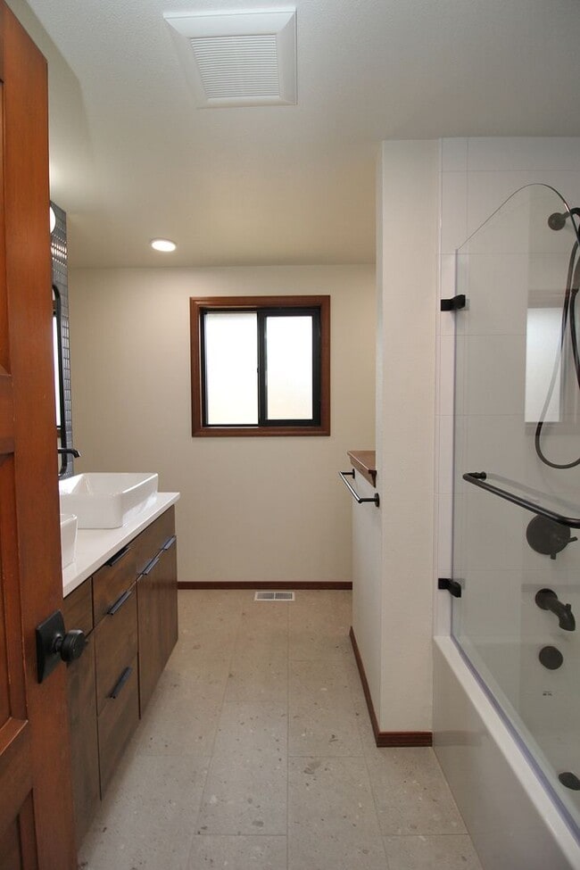 Building Photo - 2890 SW 89th Ave