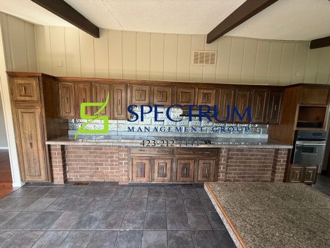 Building Photo - 828 Andy St