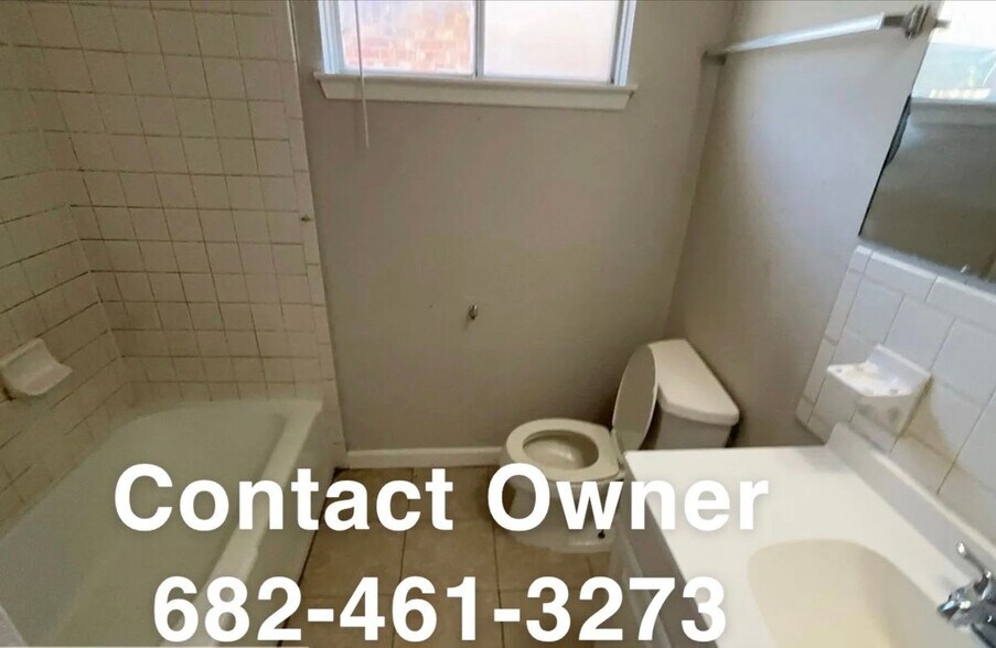 Building Photo - 1734 Palmdale St