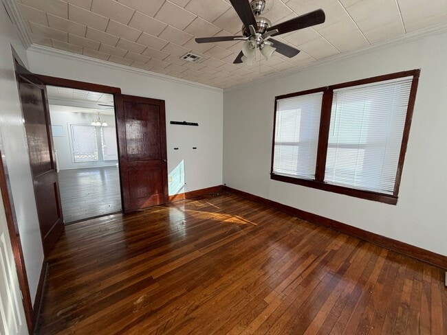 Building Photo - 2 bedroom, 1 bathroom home available in Lafayette!