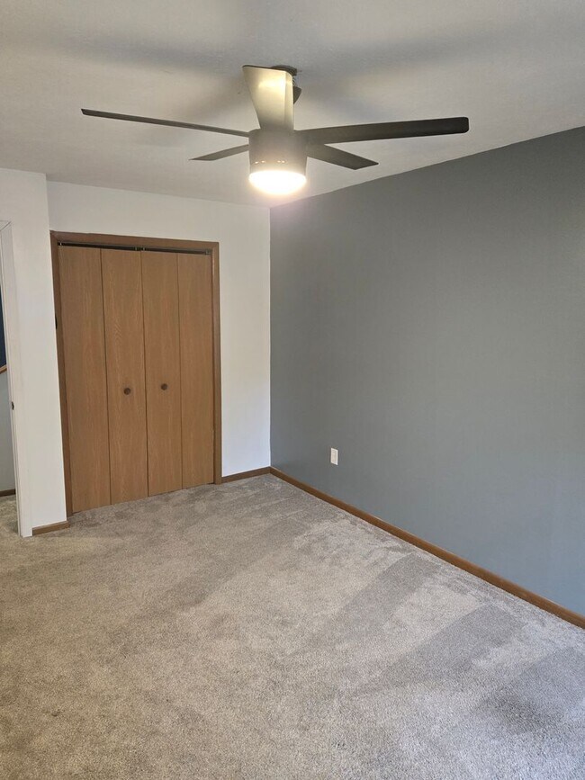 Building Photo - Monroeville Townhome for rent
