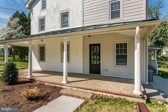 Building Photo - 139 W Germantown Pike