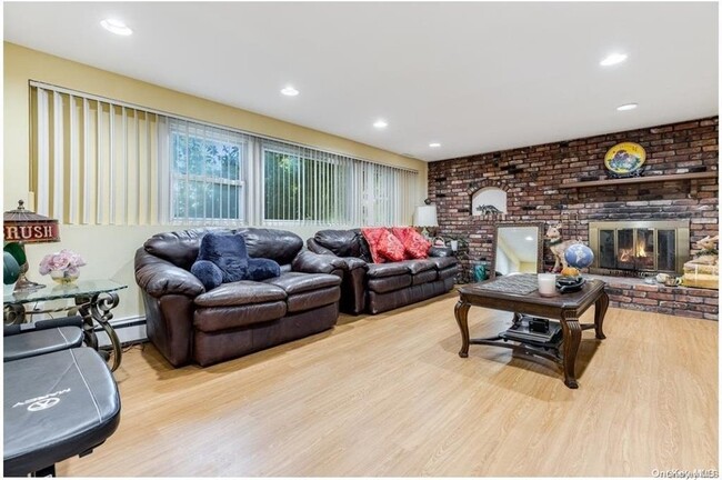 Building Photo - 261 Gramercy Dr
