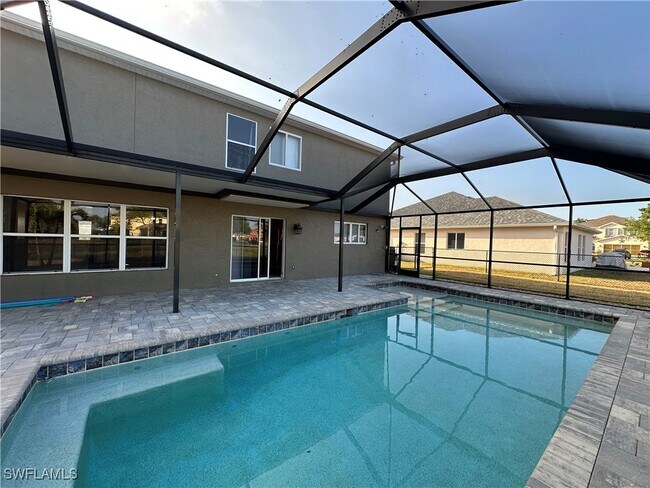 Building Photo - 8100 Allamanda Ct
