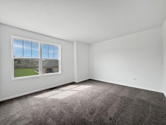 Building Photo - 1215 Stonegate Dr