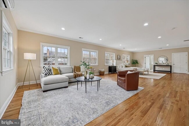 Building Photo - 4902 De Russey Pkwy