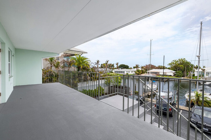 Building Photo - 23 Royal Palm Pt