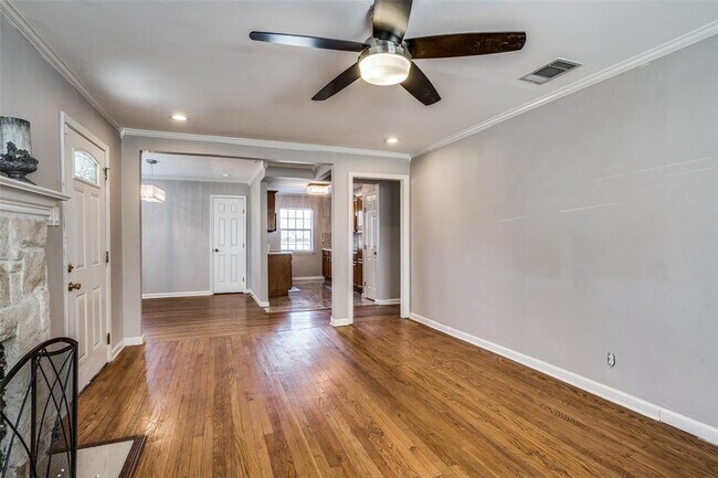 Building Photo - 1026 Cliffdale Ave