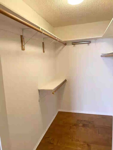 Building Photo - 505 N Louise St