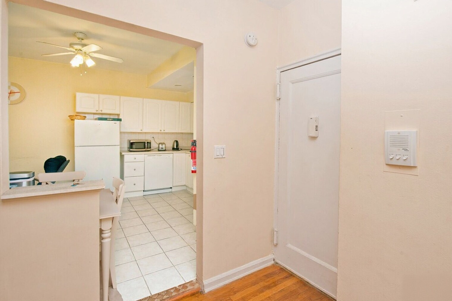 Building Photo - 236 E 80th St