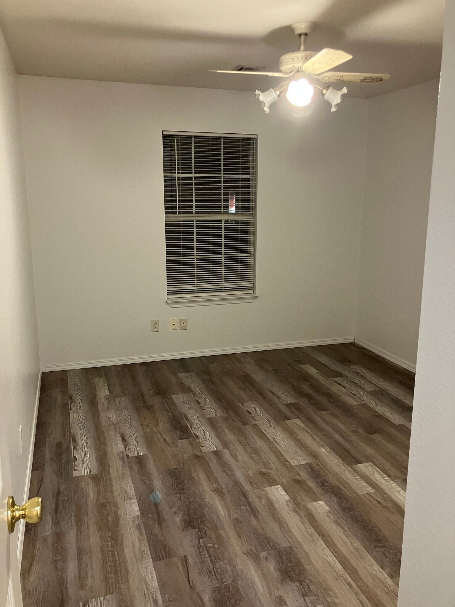 Building Photo - 36 Holly Dr