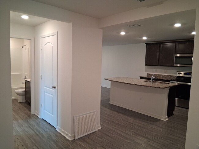 Building Photo - 8871 Southern Charm Cir