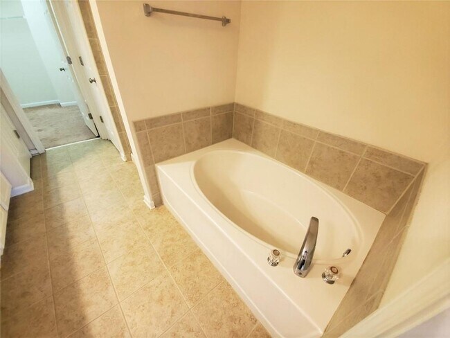 Building Photo - 2087 Deptford Dr