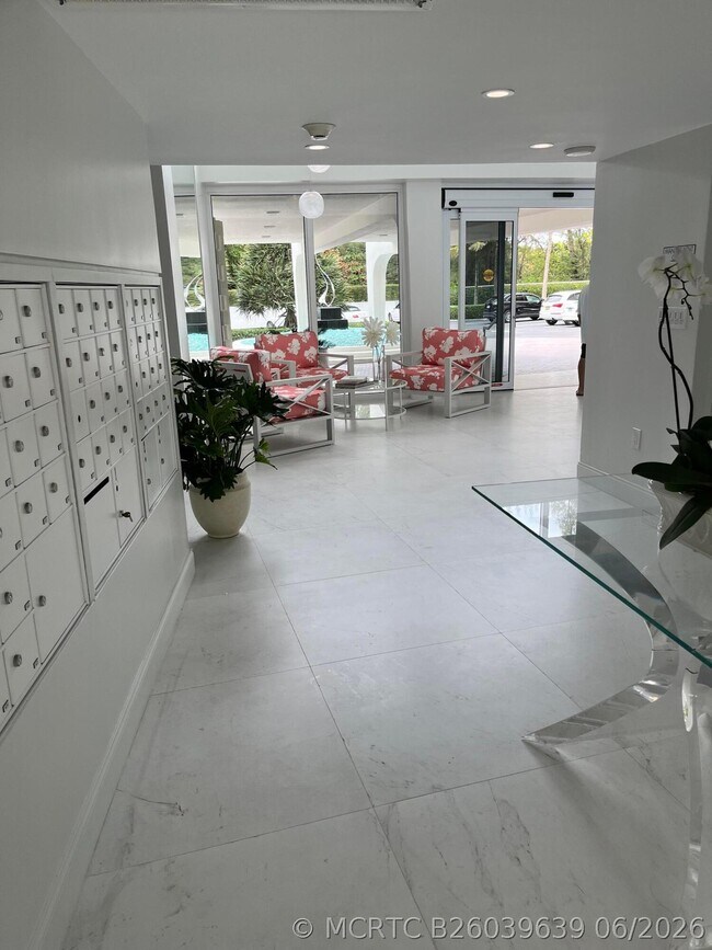 Building Photo - 2780 S Ocean Blvd
