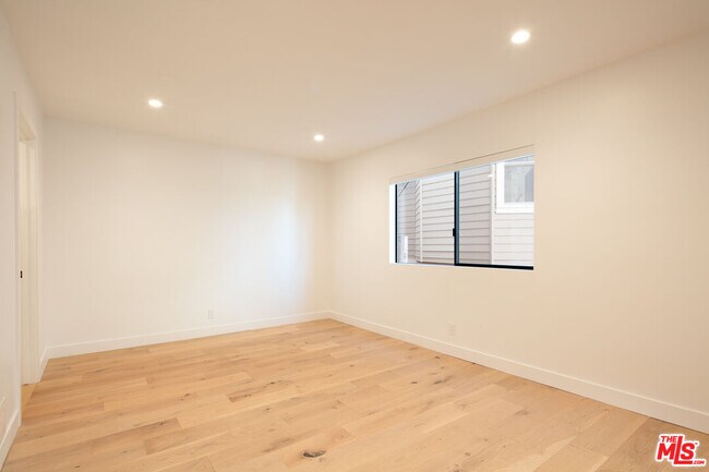 Building Photo - 2811 3rd St