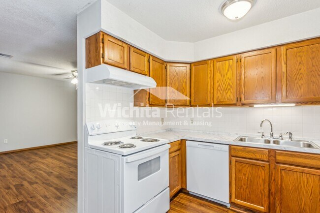 Building Photo - 3 bedroom 2 bath duplex in Derby