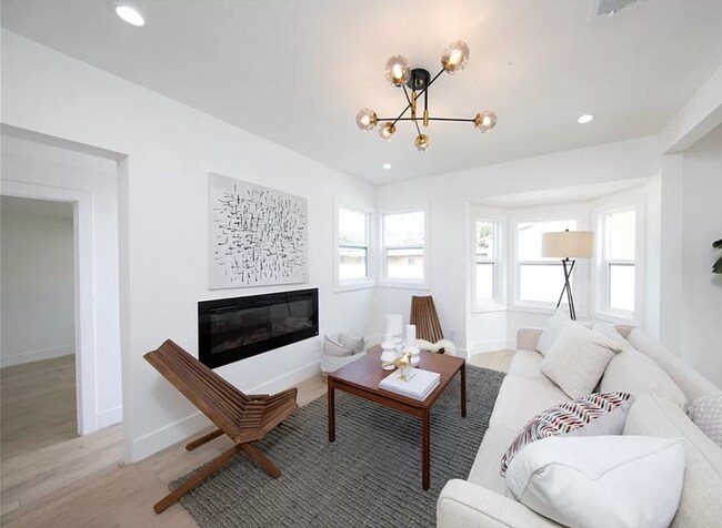 Living room with fireplace - 1593 Yosemite Dr