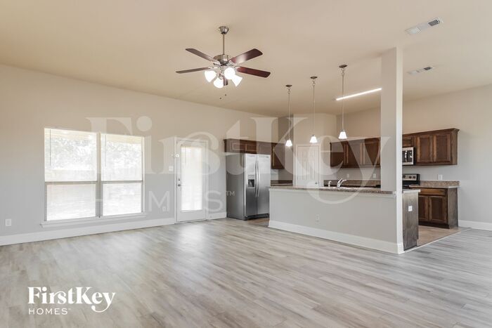 Building Photo - 15642 Gatsby Ln