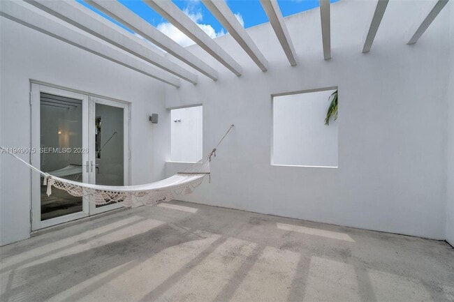 Building Photo - 7457 NW 101 Ave