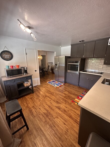 Building Photo - 8143 E Whitton Ave