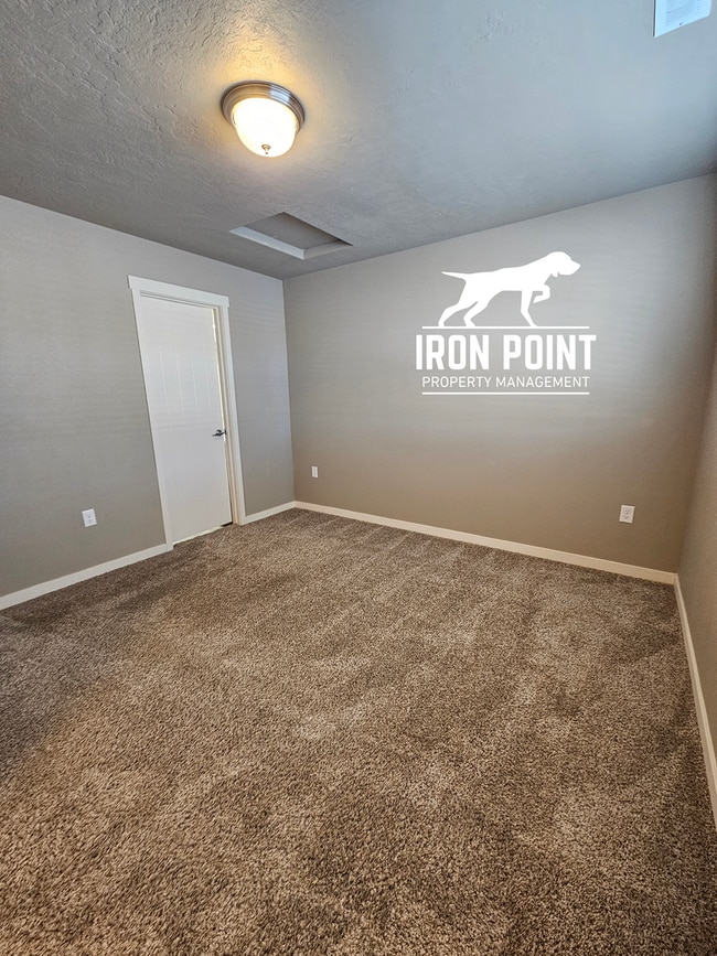 Building Photo - JE911