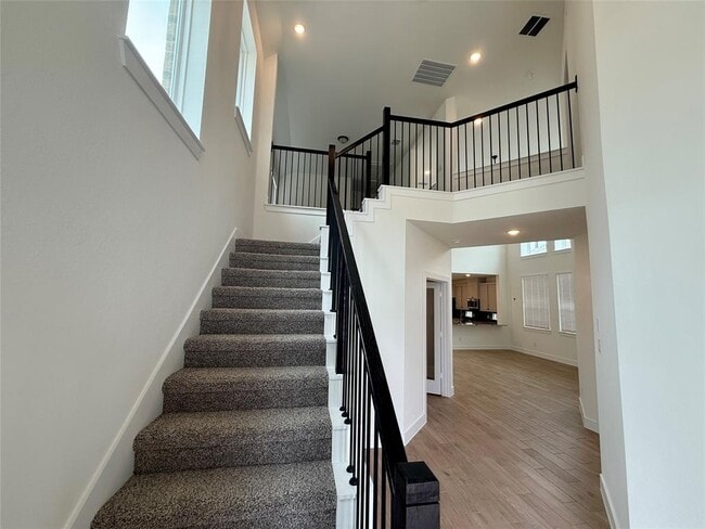 Building Photo - 31015 Myers Hvn Ln