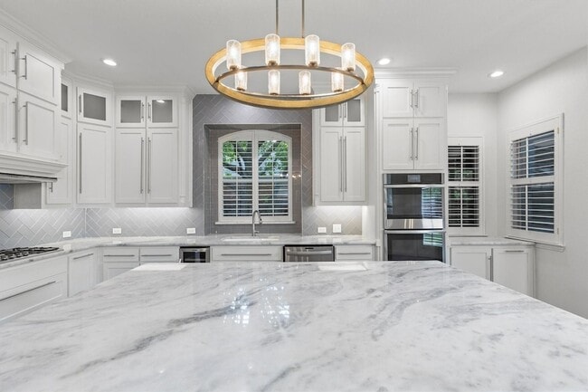 Building Photo - 821 High Willow Dr