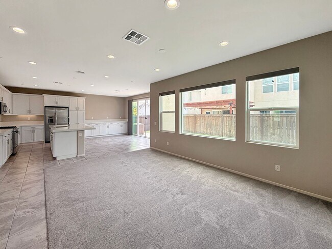 Building Photo - Charming 4BR/3BA Two-Story house with Atta...