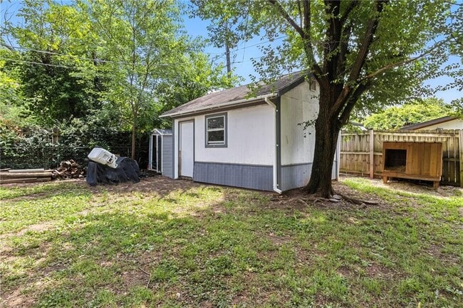 Building Photo - 49 Valley Dr